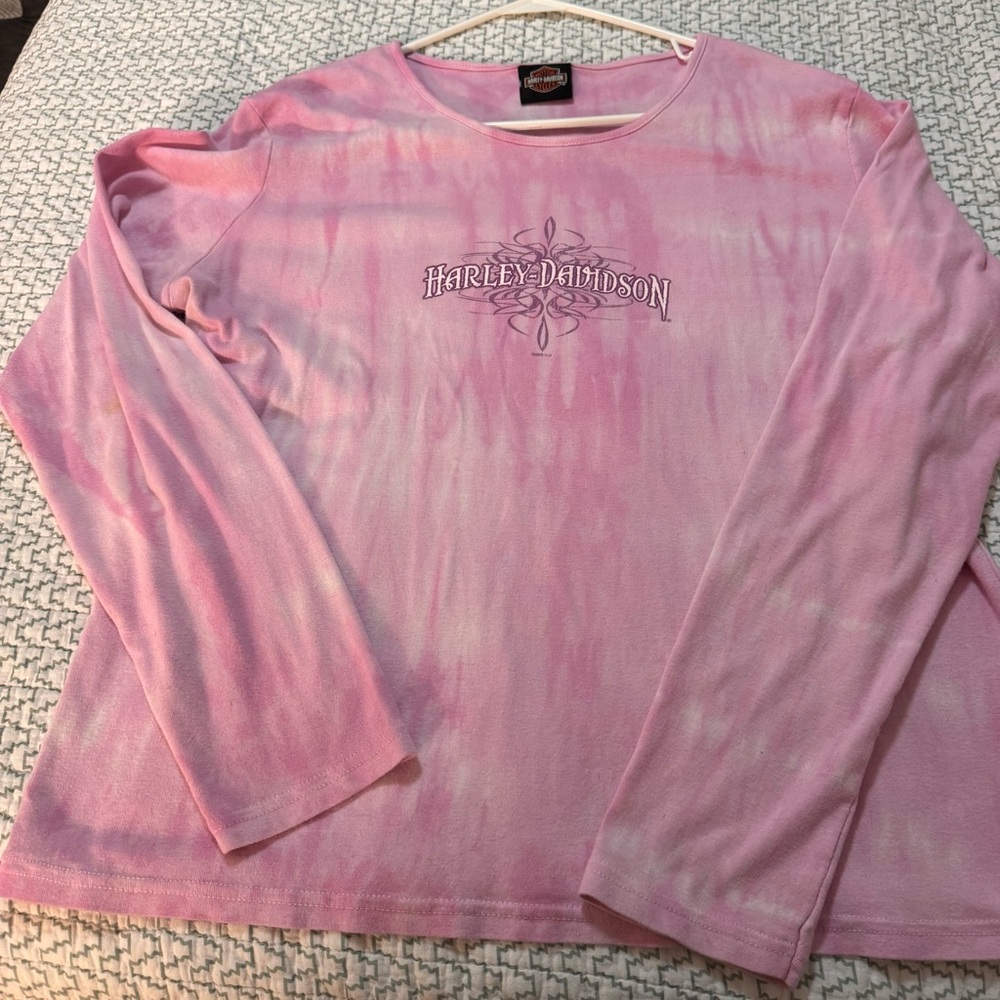 Harley-Davidson Light Pink Tie-Dye Long Sleeve. 
Offers are always welcome 😀